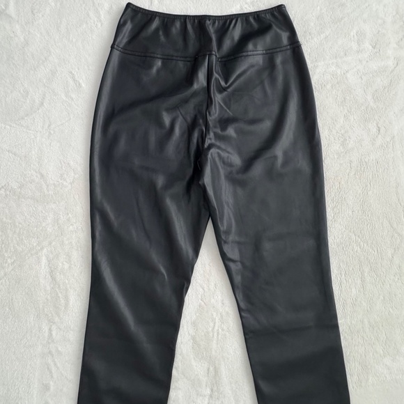NWOT WeWoreWhat Vegan Leather Stirrup Legging Black Size M - Picture 8 of 16